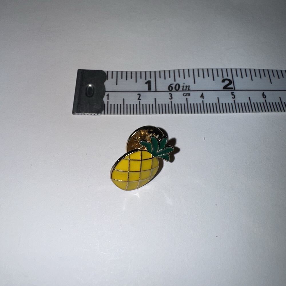 Small Pineapple Pin Brooch